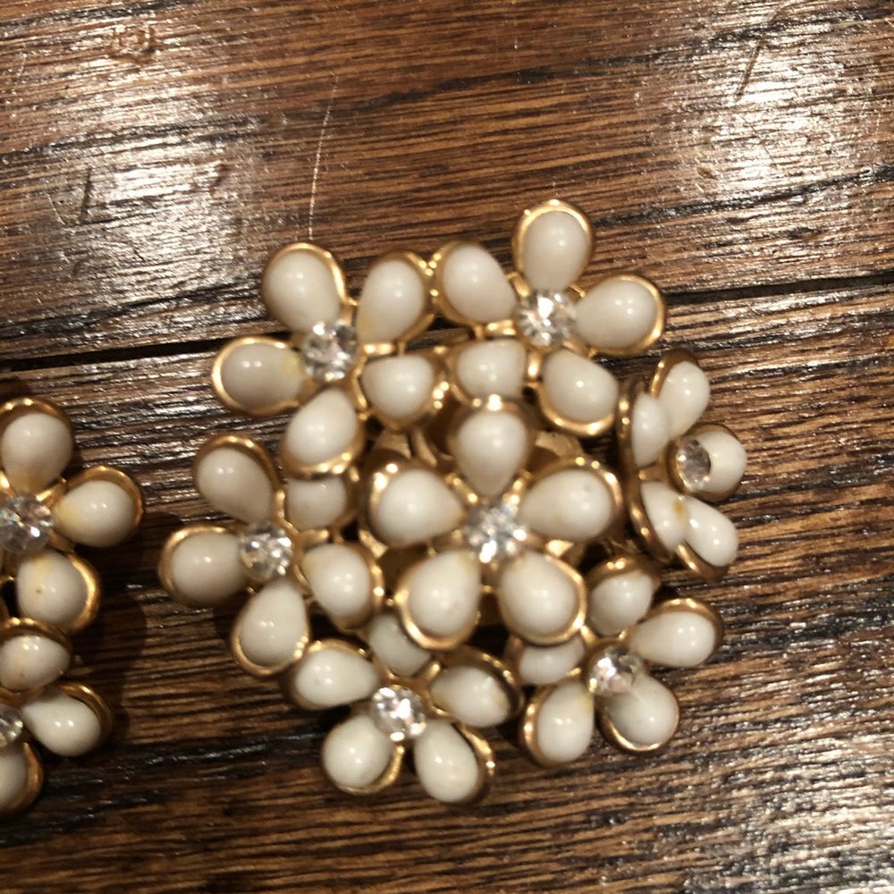 Vintage Cream, gold floral and gold earrings